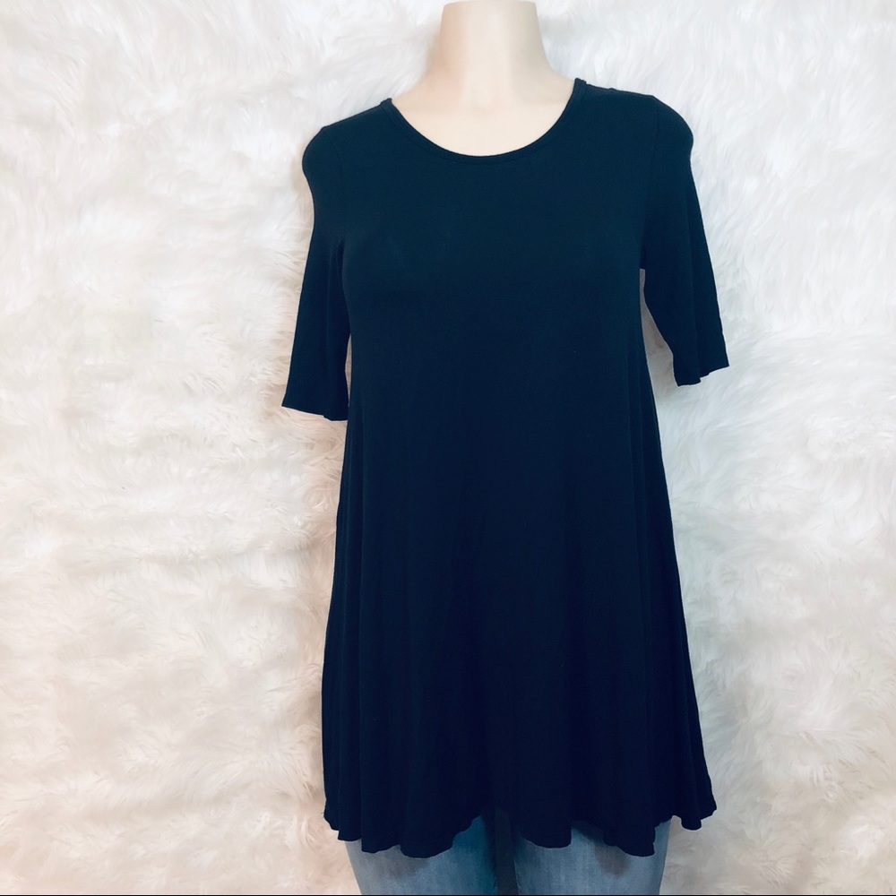 EUC: We The Free Black Quarter sleeve